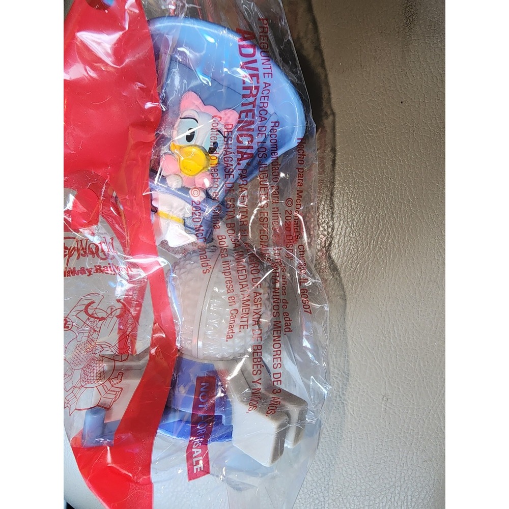 McDonald's Daisy Duck Soarin‎ Around the World Toy Disney
